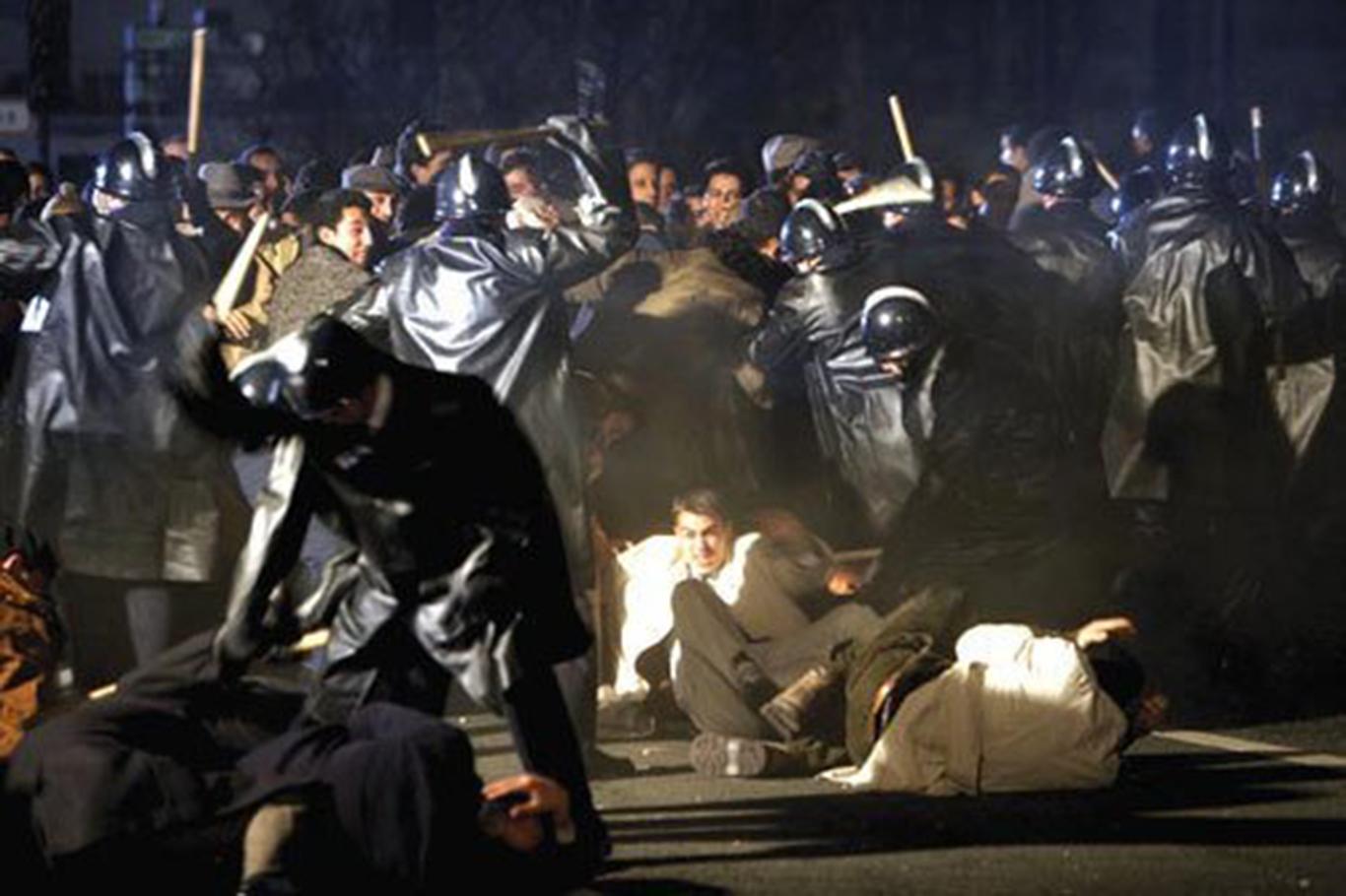 Fransa'da Buteflika karşıtı protestolara sert müdahale